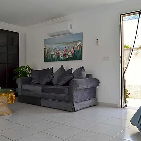Elegant Semi-detached House With Pool. Torrevieja
