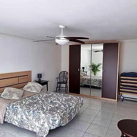 Elegant Semi-detached House With Pool. Hotel